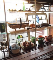 ショップの中からの風景