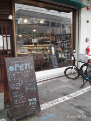 ショップ入り口